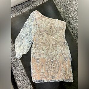 Beautiful Like New Size 8 Ellie Wilde by Mon Cheri Short Cream Beaded Dress